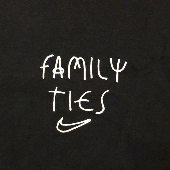 Nike Sportswear NYC Exclusive Family Ties Shirt XL - Picture 2 of 6